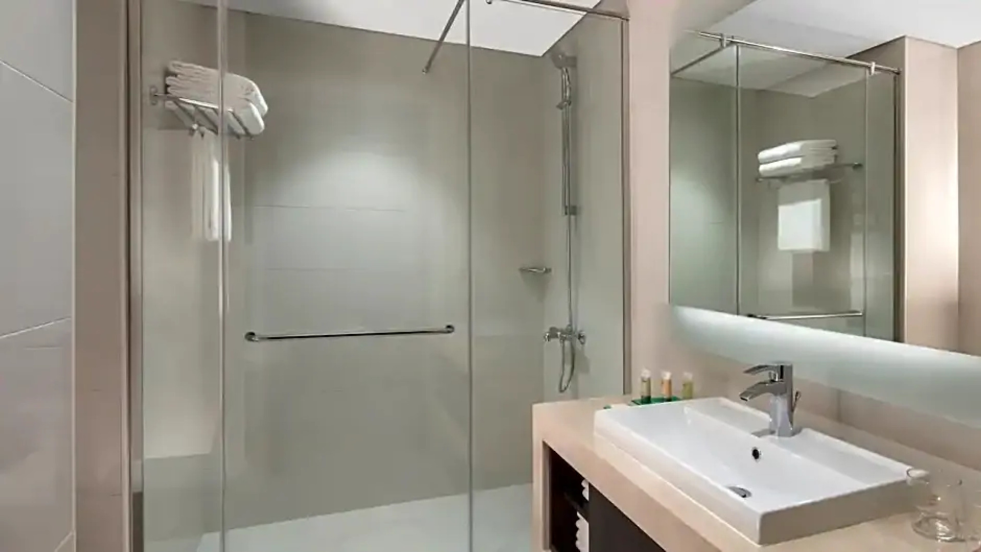 Hyatt Place Dubai Jumeirah Residences