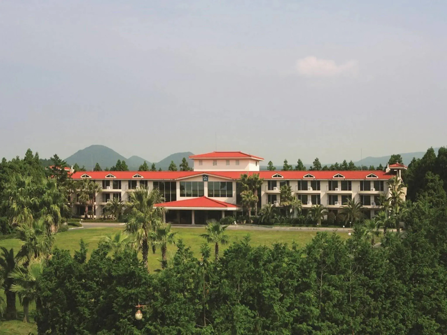 Lake Hills Jeju Resort (Ex. Lake Hills Golftel Je