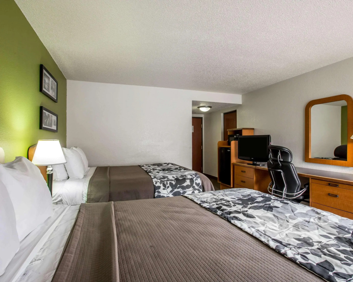 Sleep Inn & Suites near Sports World Blvd