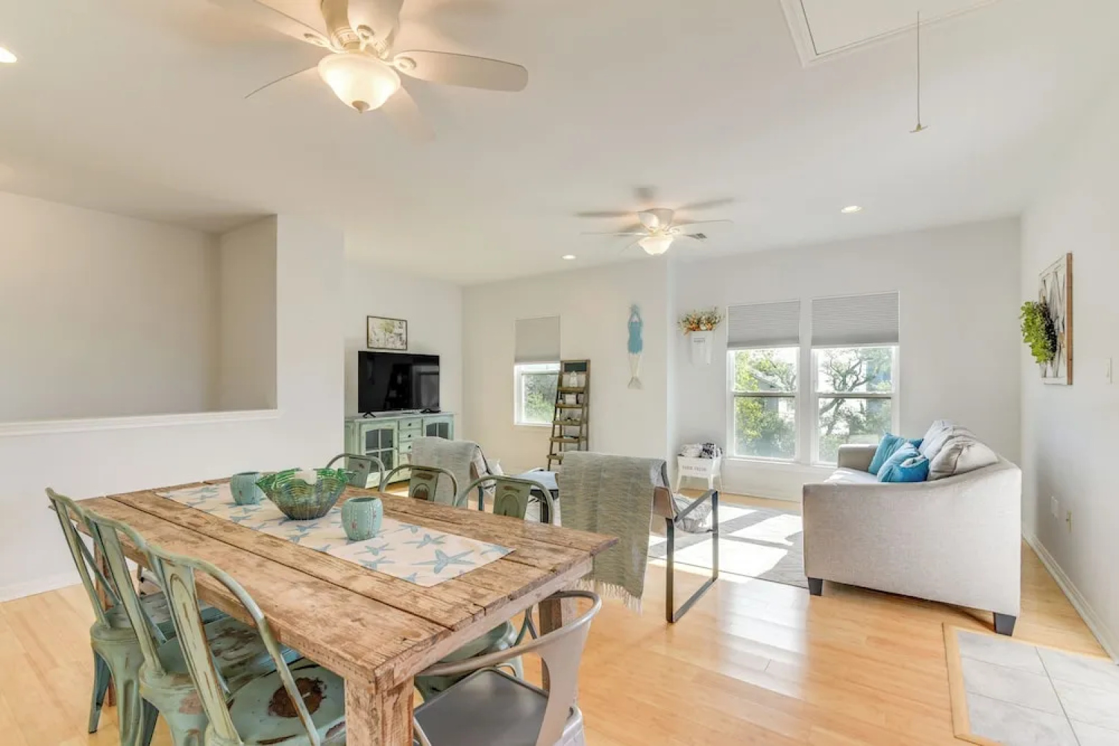 Seabrook Getaway w/ Balconies & Bay Views!