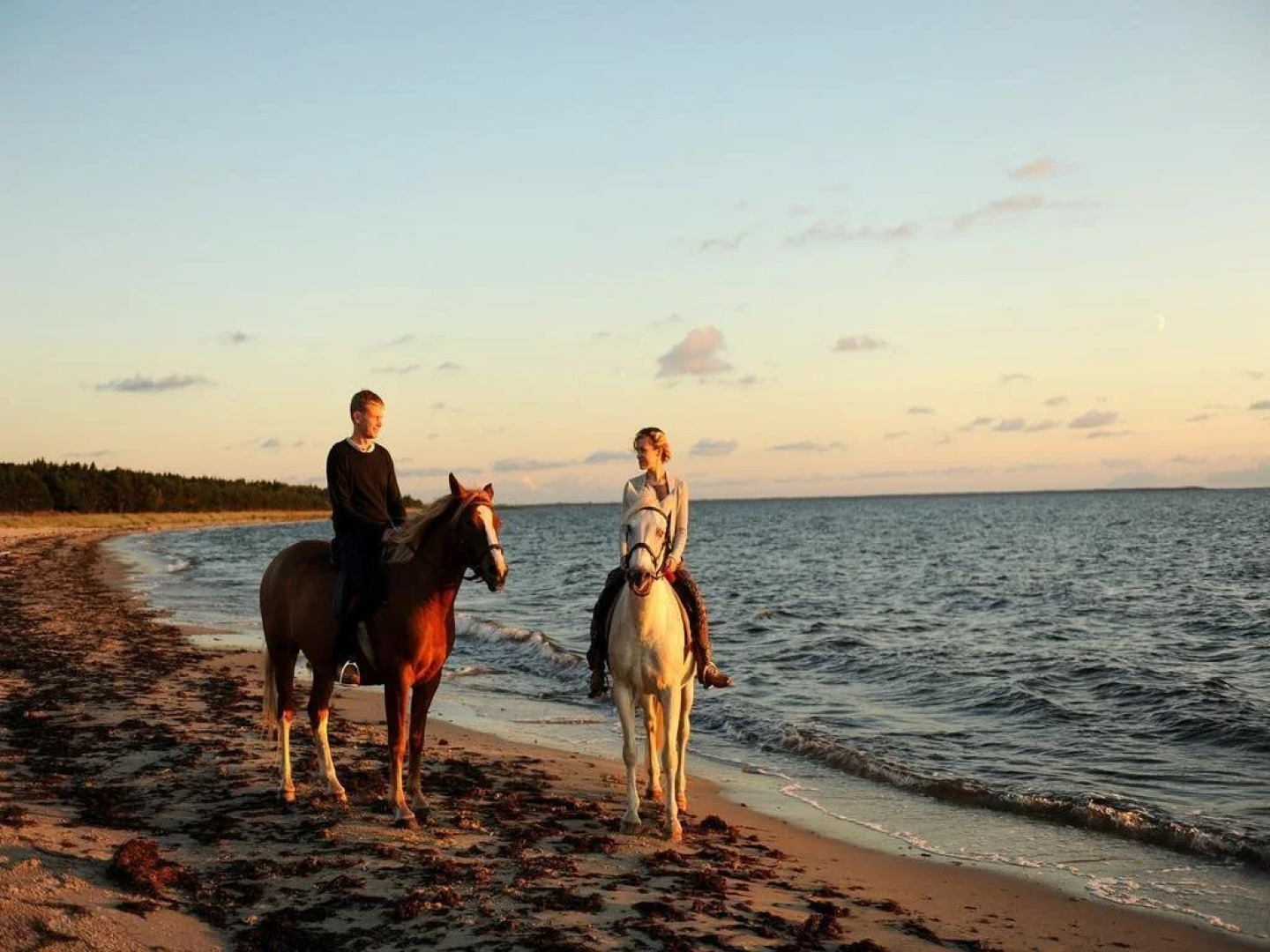 Roosta Holiday Village