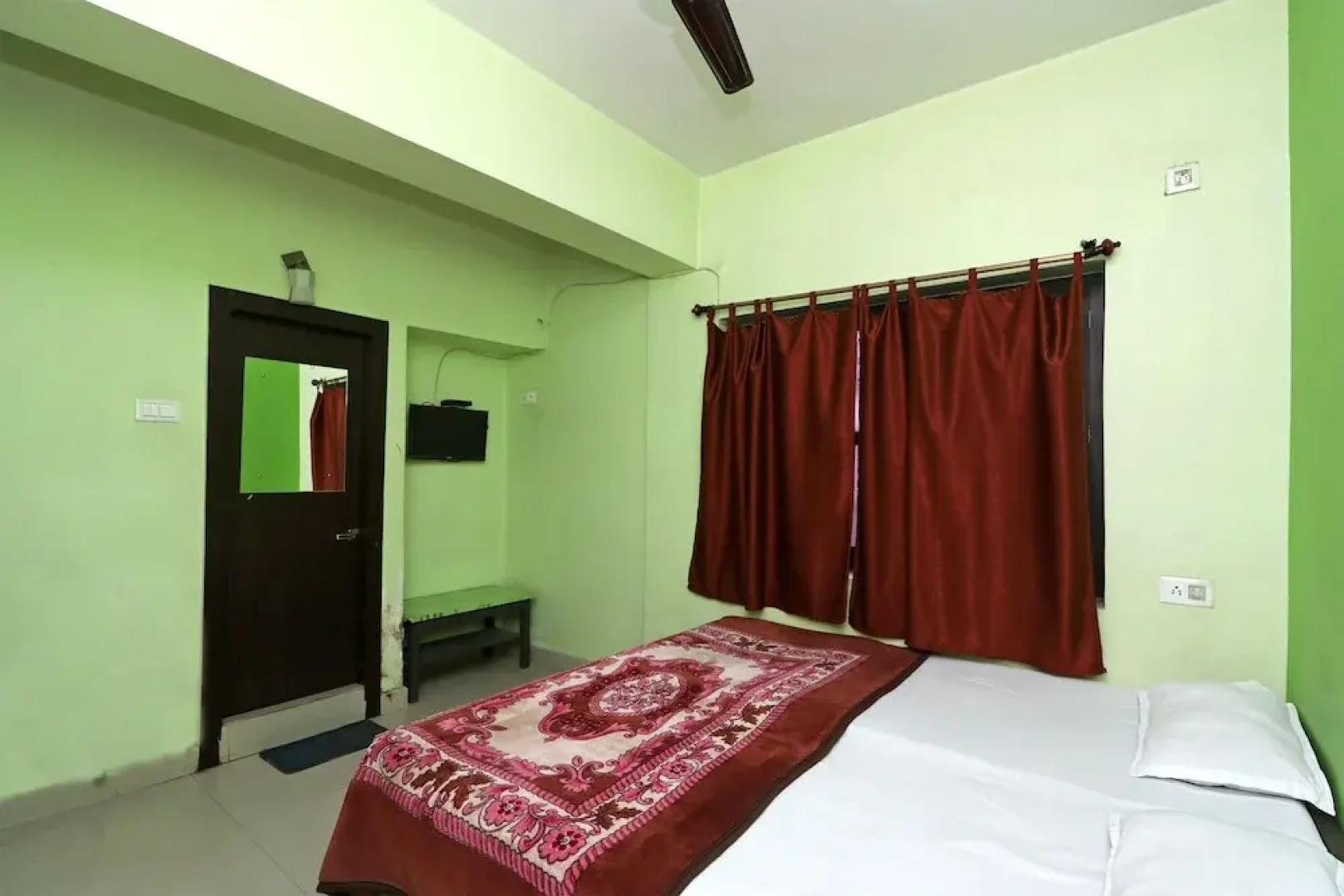 Spot On 42114 Hotel Ashoka