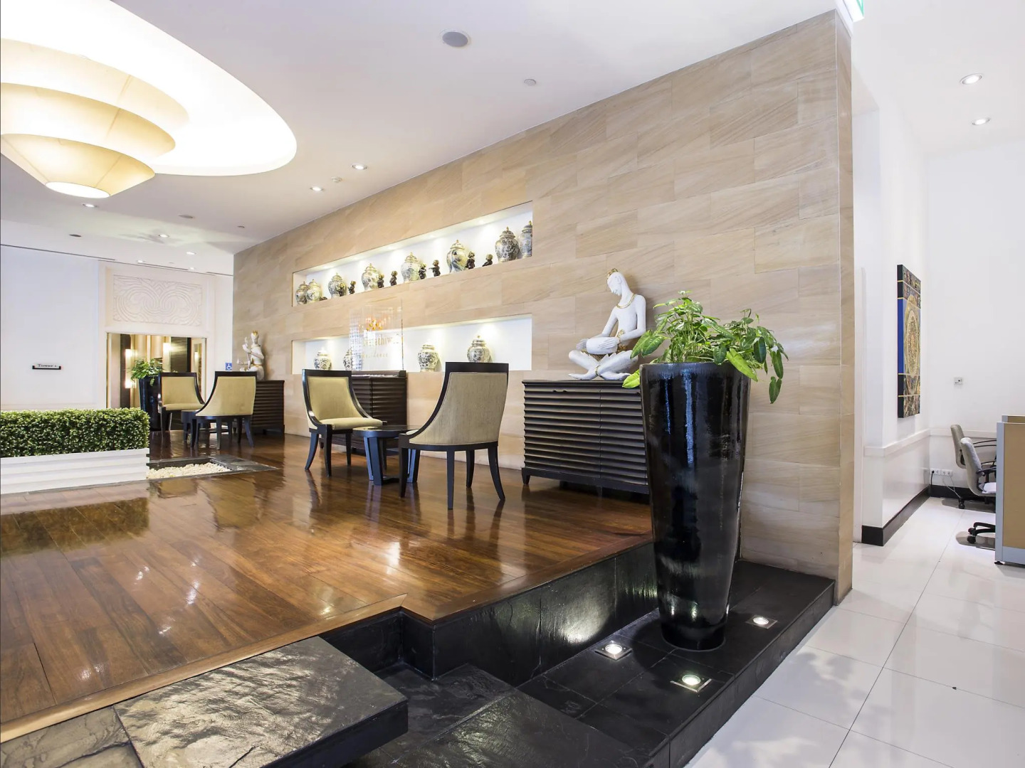 The Narathiwas Hotel & Residence Bangkok