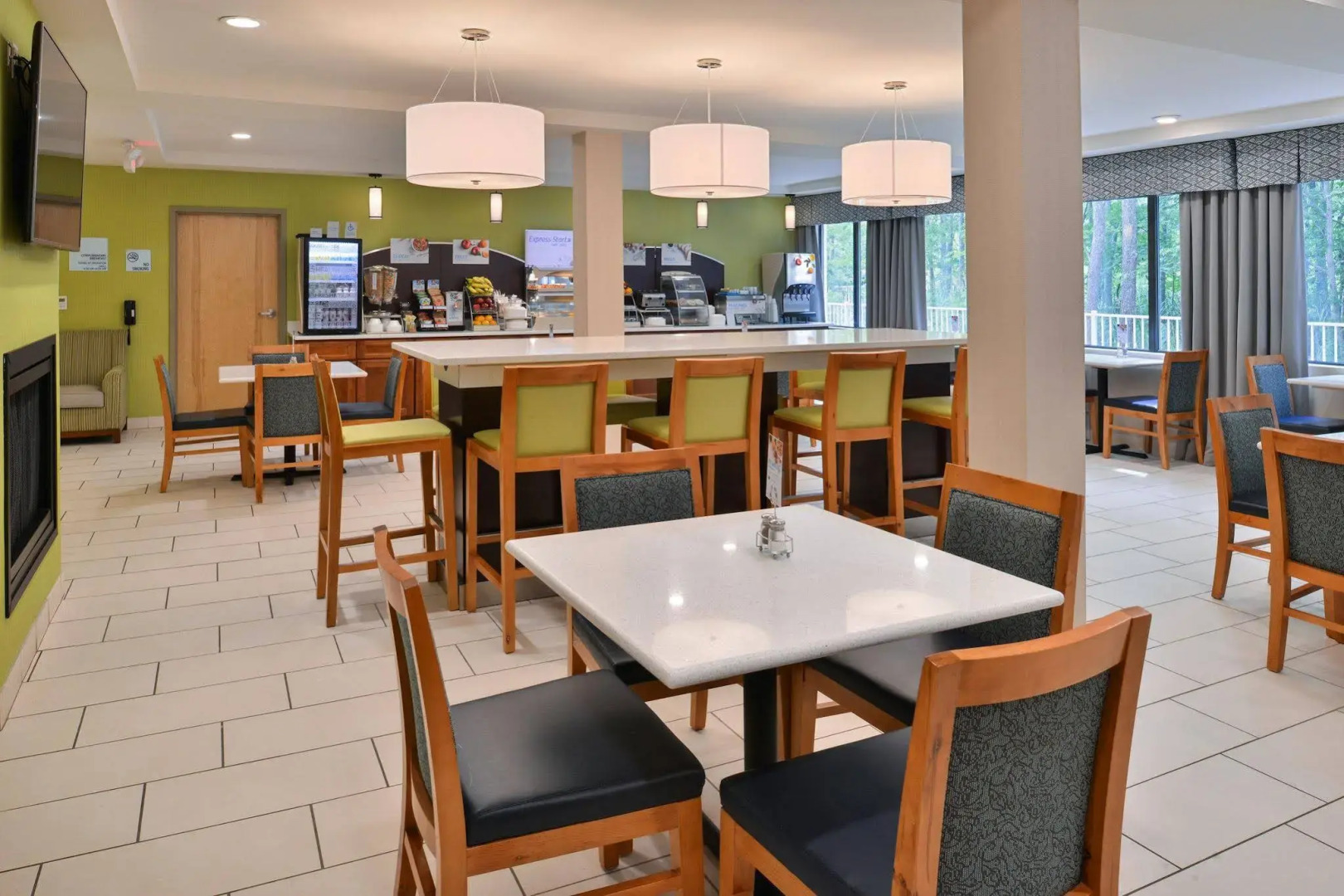 Holiday Inn Express & Suites West Ocean City by IHG