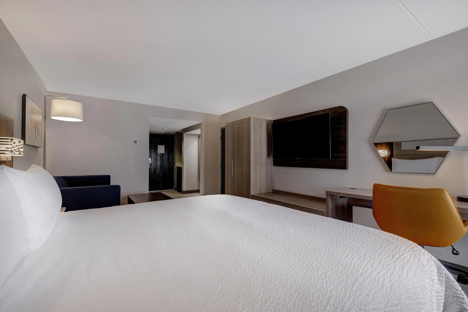 Holiday Inn Express & Suites Central Omaha by IHG