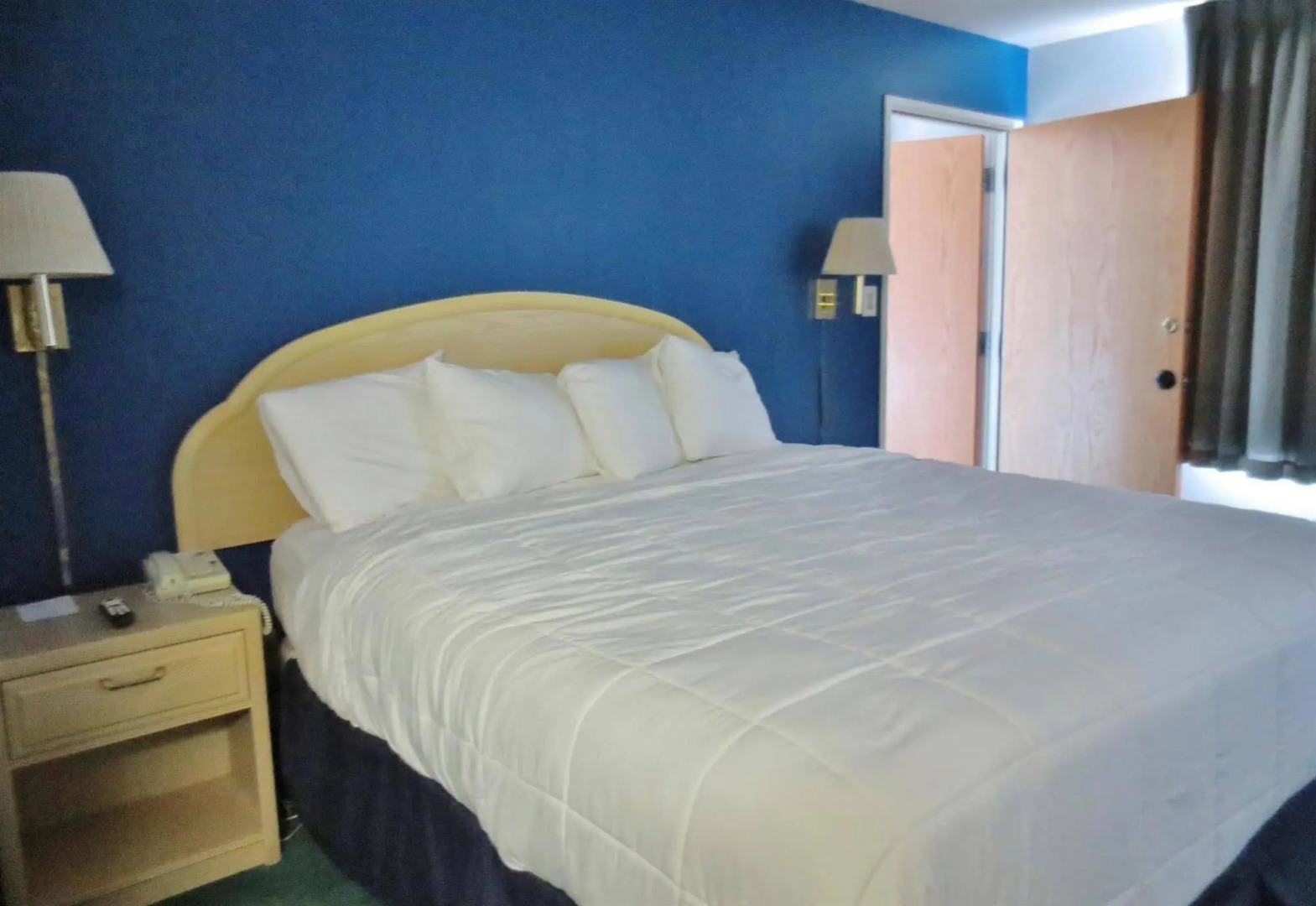Americas Best Value Inn & Suites