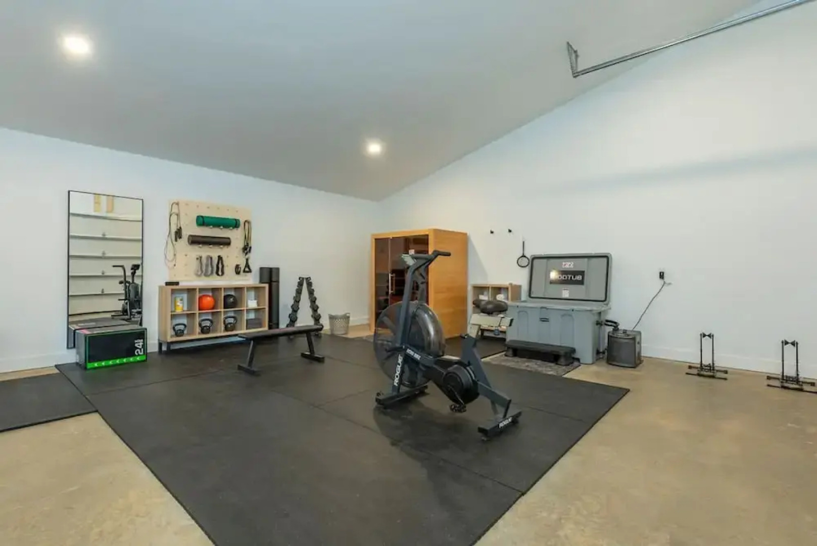 Rejuvenate in the Mtns w Sauna 5 min Drive to DT