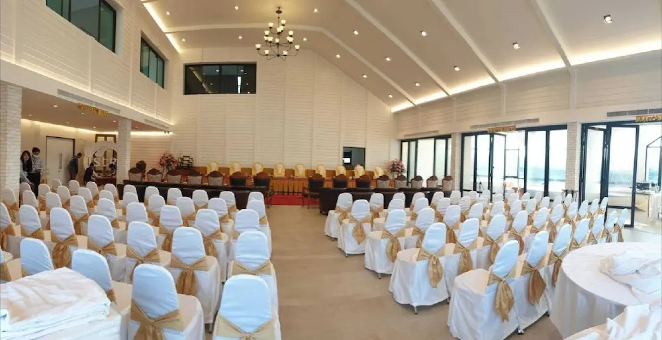 Saksiam Lakeside Resort