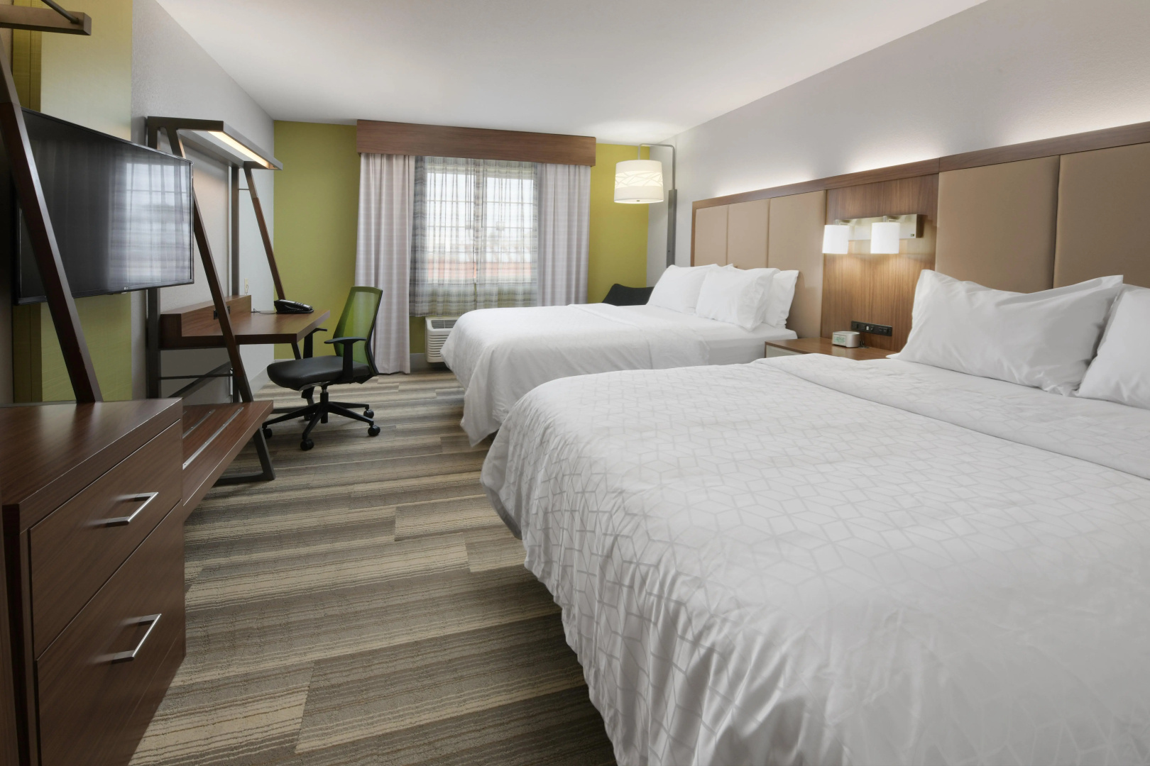 Holiday Inn Express Hotel & Suites Magnolia-Lake Columbia by IHG