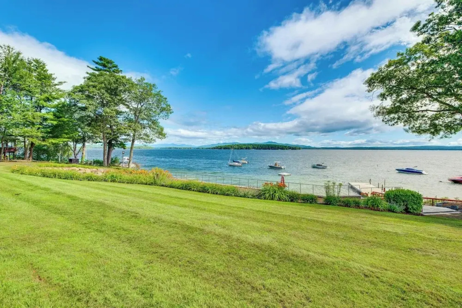 Waterfront Community: Lake Winnipesaukee Retreat!