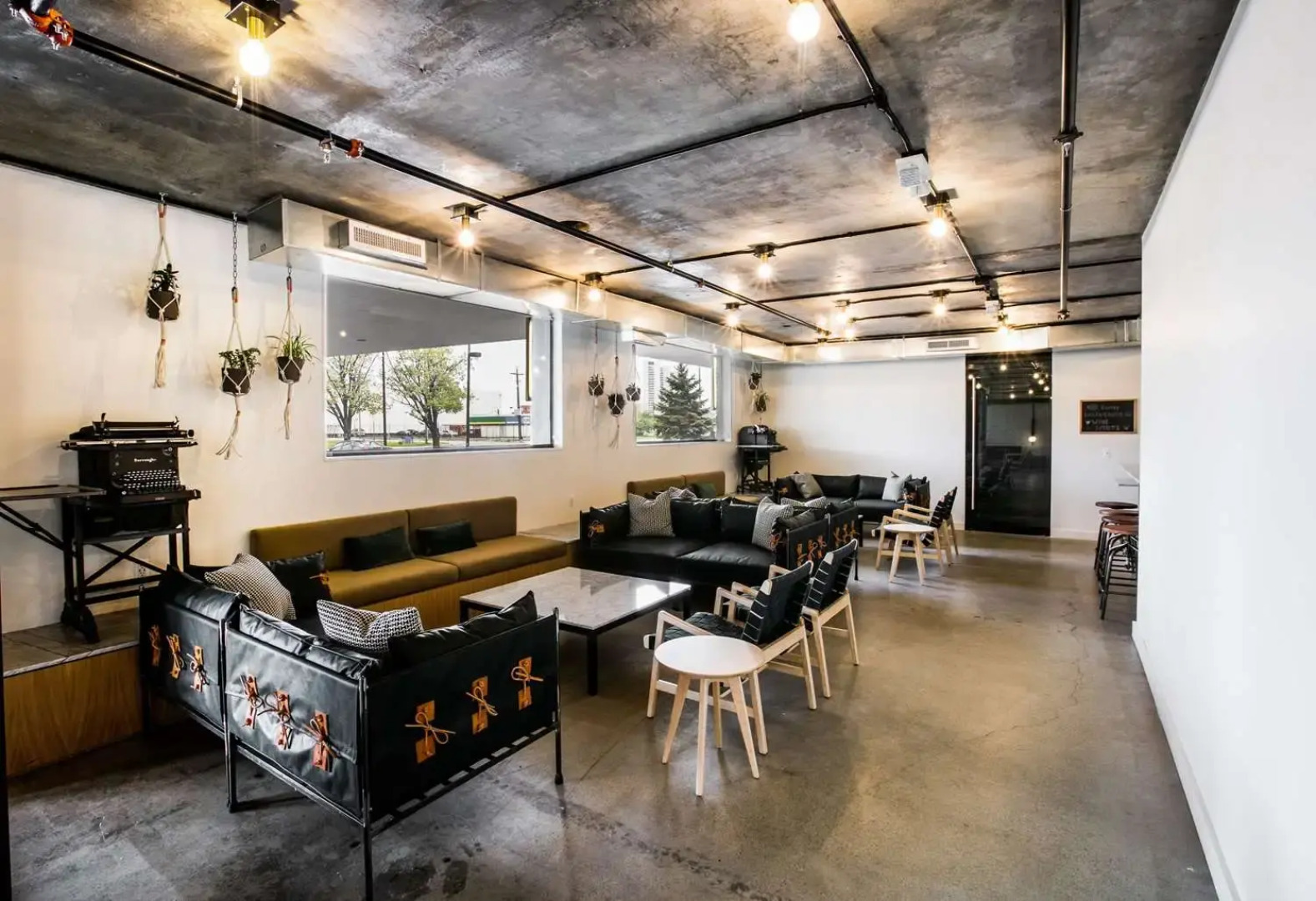 Trumbull and Porter Hotel