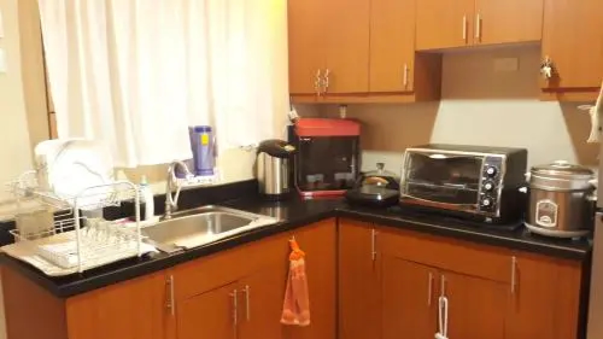 3BR Townhouse in Cainta along Sumulong Hiway