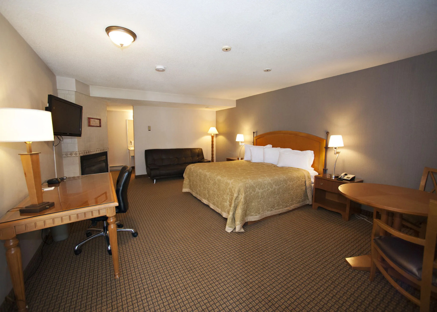 First Canada Inn Cornwall