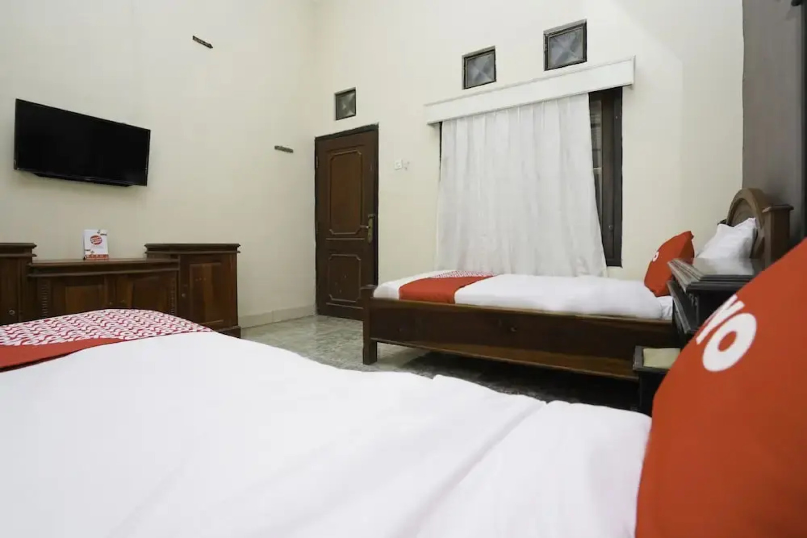 Hotel Madinah Syariah