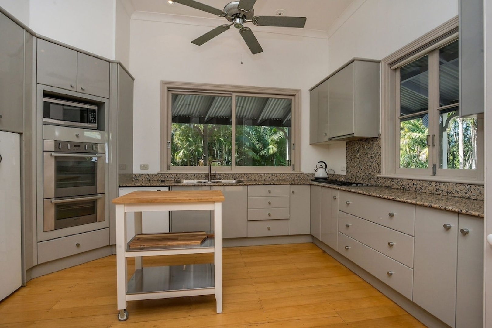 Brookbank - Byron hinterland estate