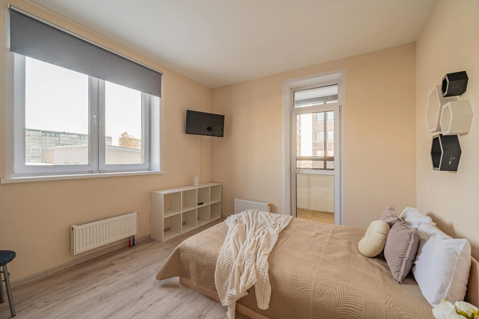 Хорошего дня на улице Алексея Латышова 3