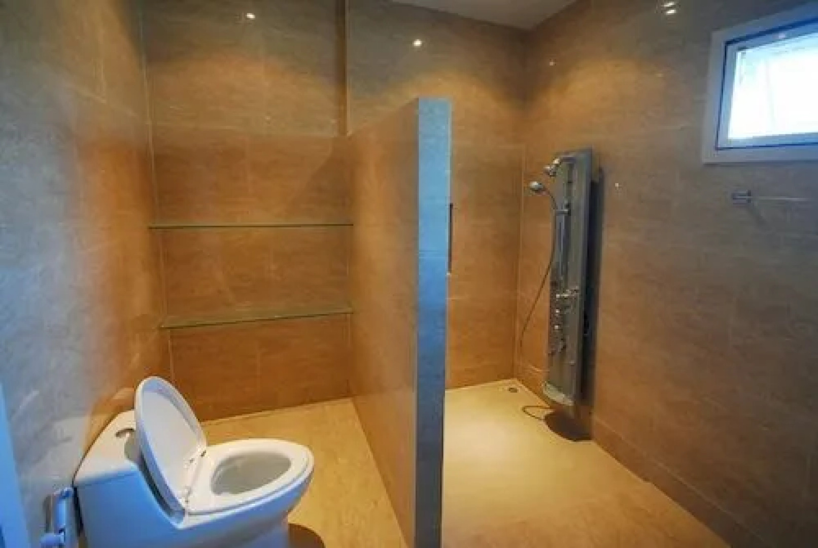 Aria Lake and Golf Villa