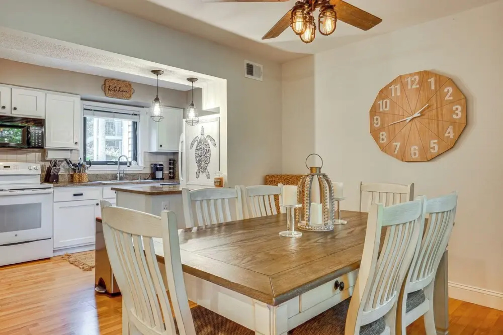 Seabrook Island Villa w/ Patio < 1 Mi to Beach!