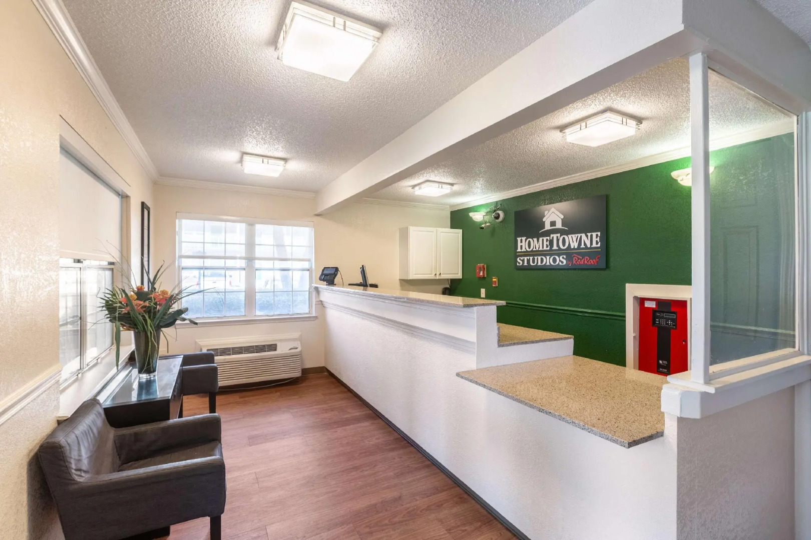 HomeTowne Studios by Red Roof Atlanta NE - Downtown Norcross