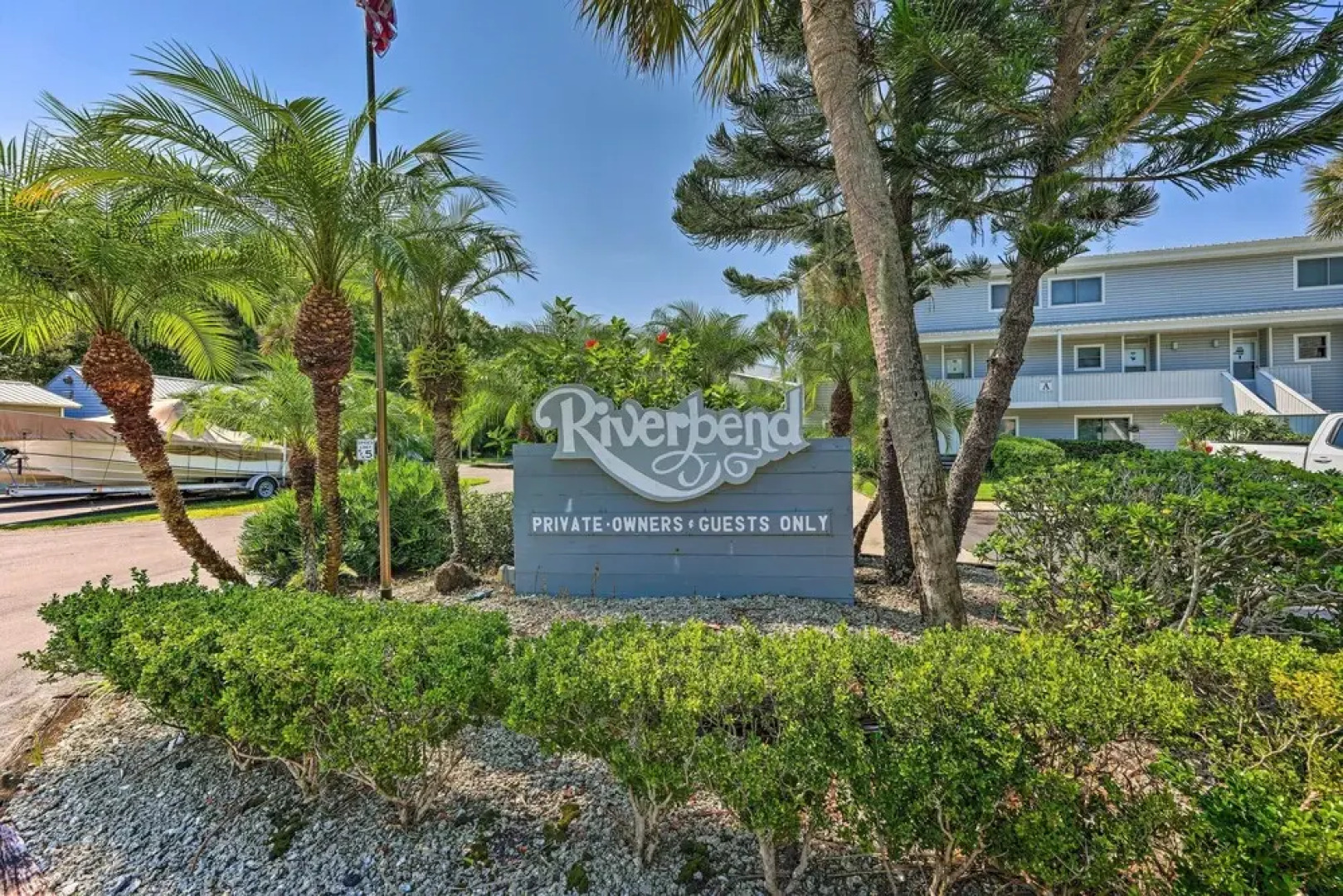 Private Balcony w/ Water Views: Welaka Condo!