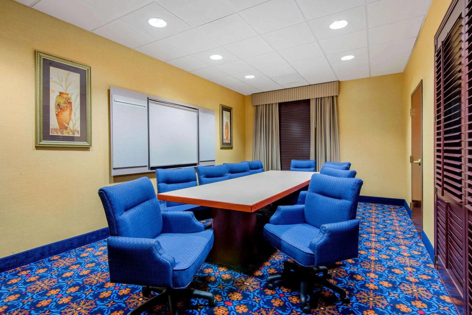 La Quinta Inn & Suites by Wyndham Mt. Laurel - Philadelphia
