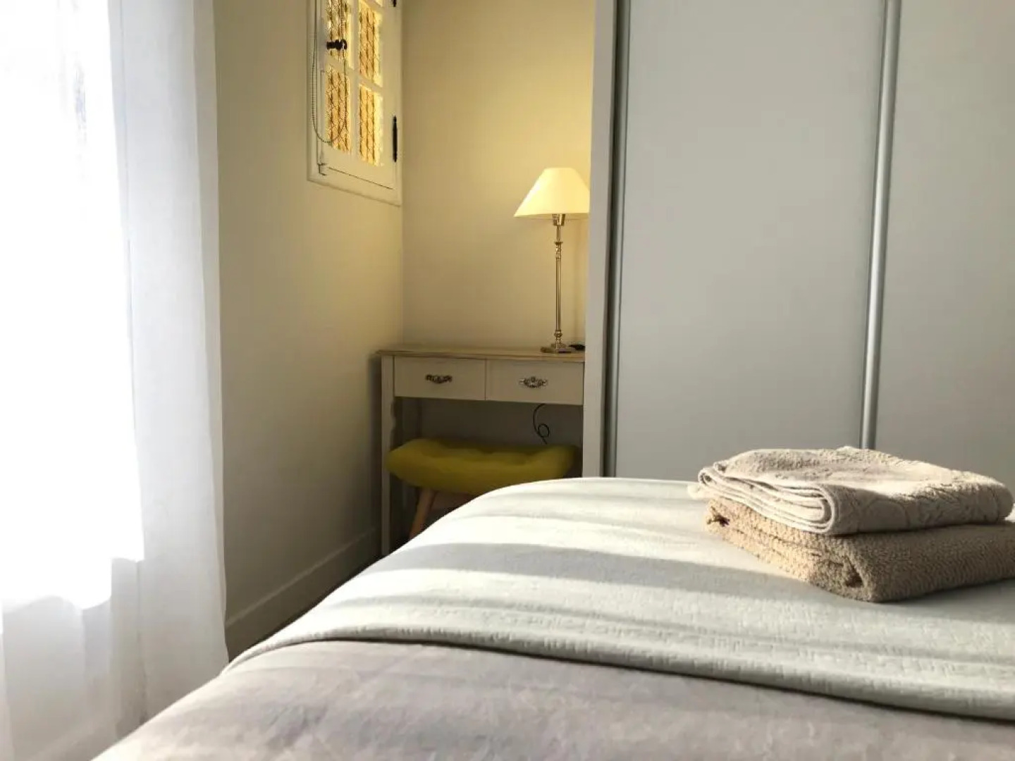 06D - Appartement spacieux avec terrasses, jardin et piscine