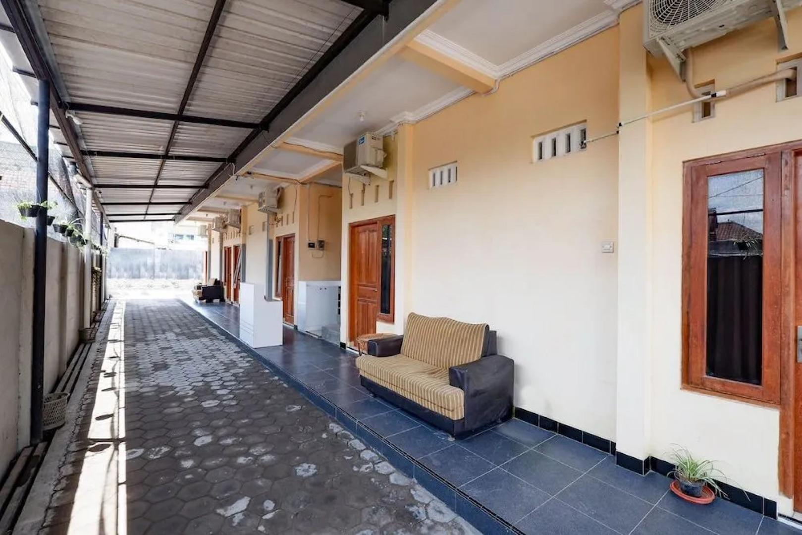 Oyo 2258 Santana Guest House