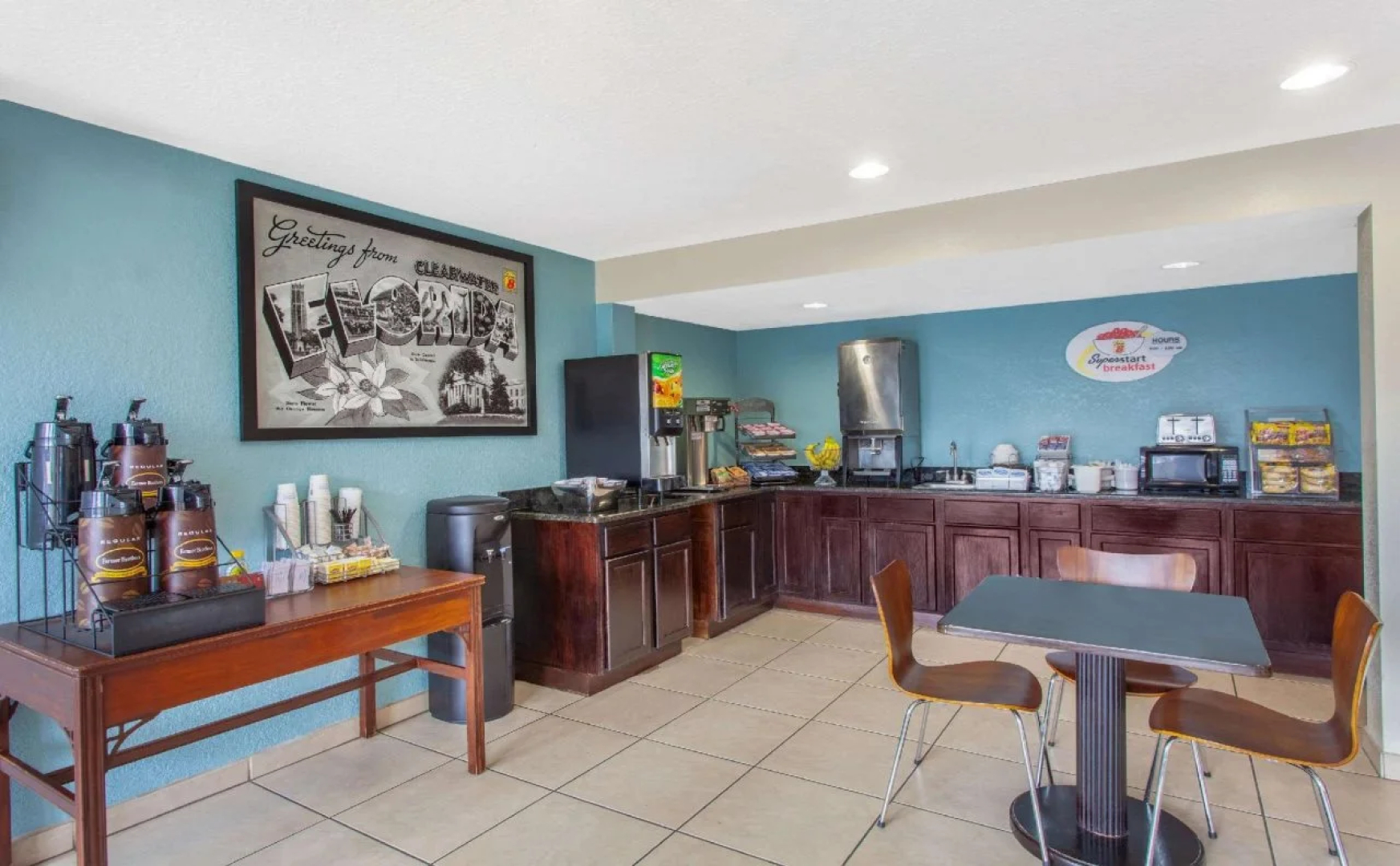 Super 8 By Wyndham Clearwater/Us Hwy 19 N