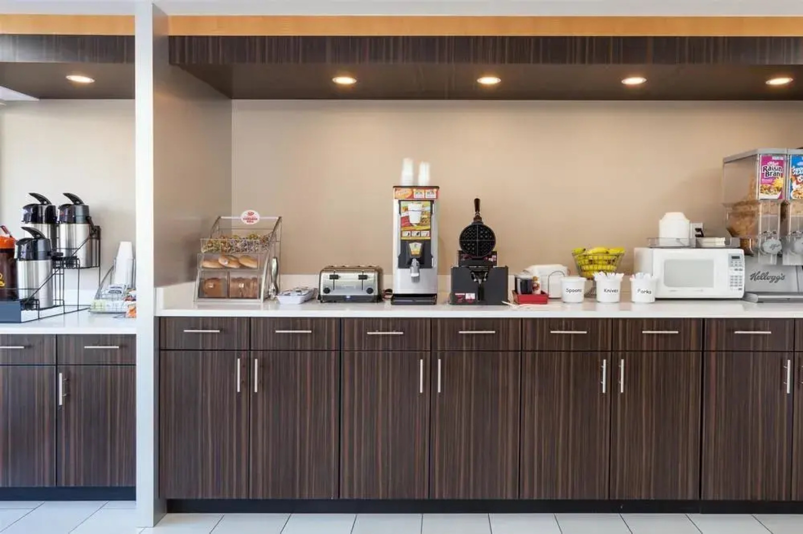 Super 8 Dalton/Convention Center Area