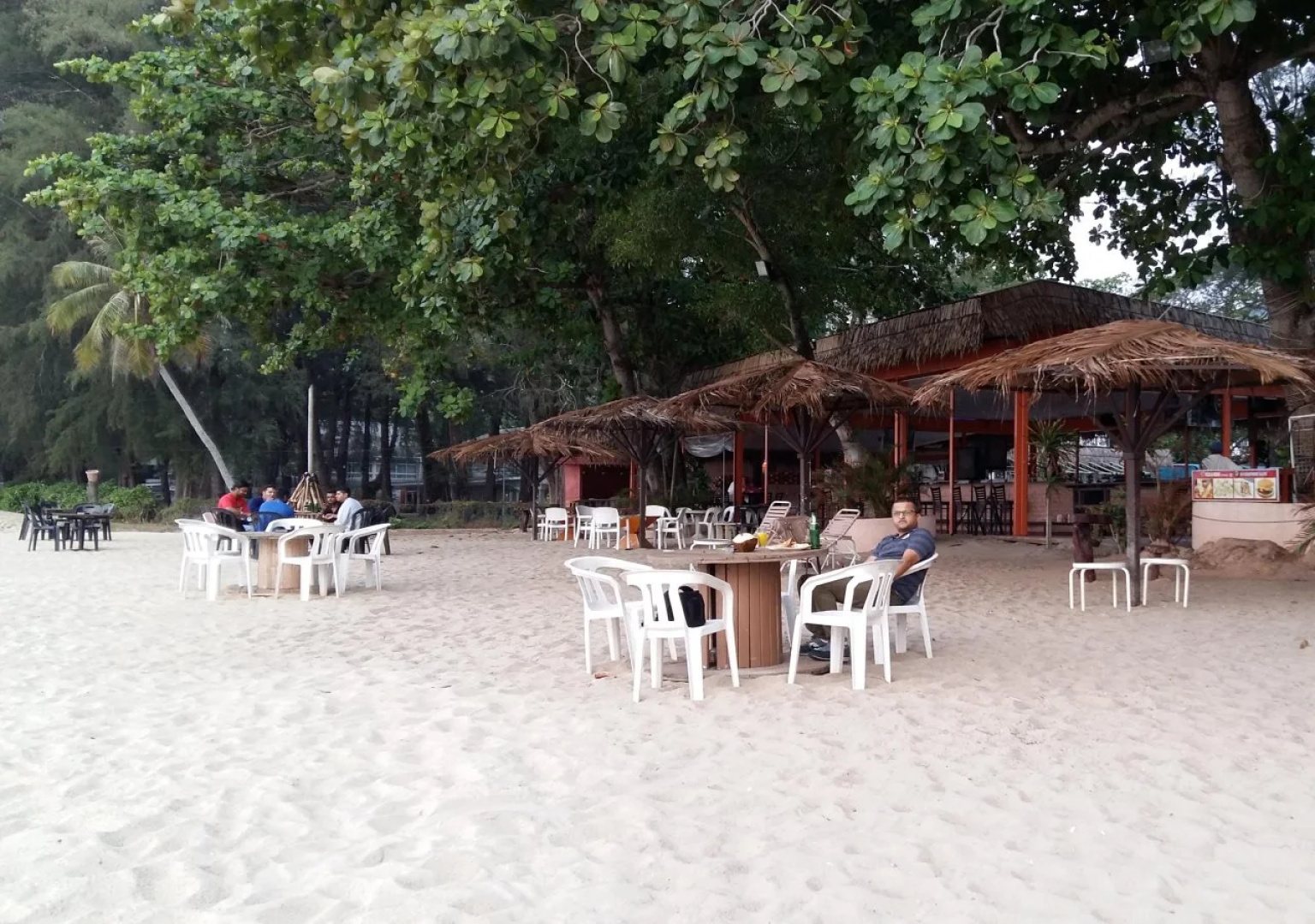 D'Feringghi Haus Hotel & Restaurant