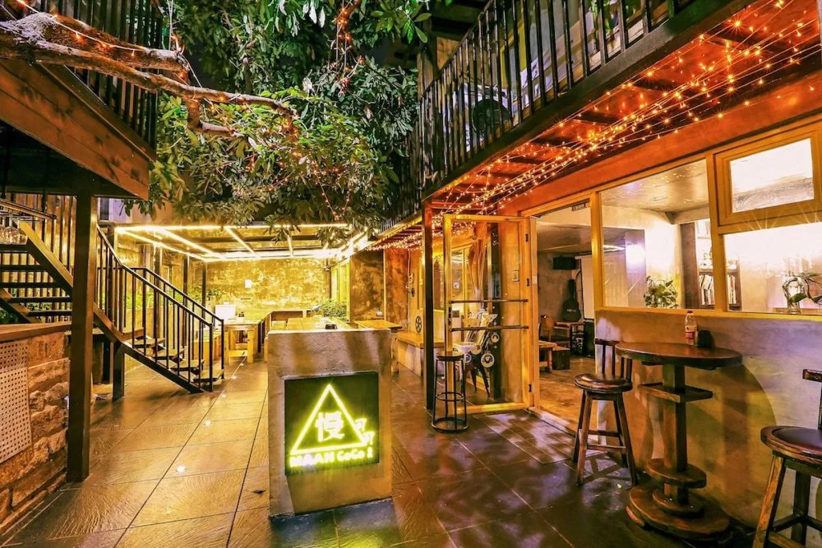 Maan Coco Travelling With Inn No.1