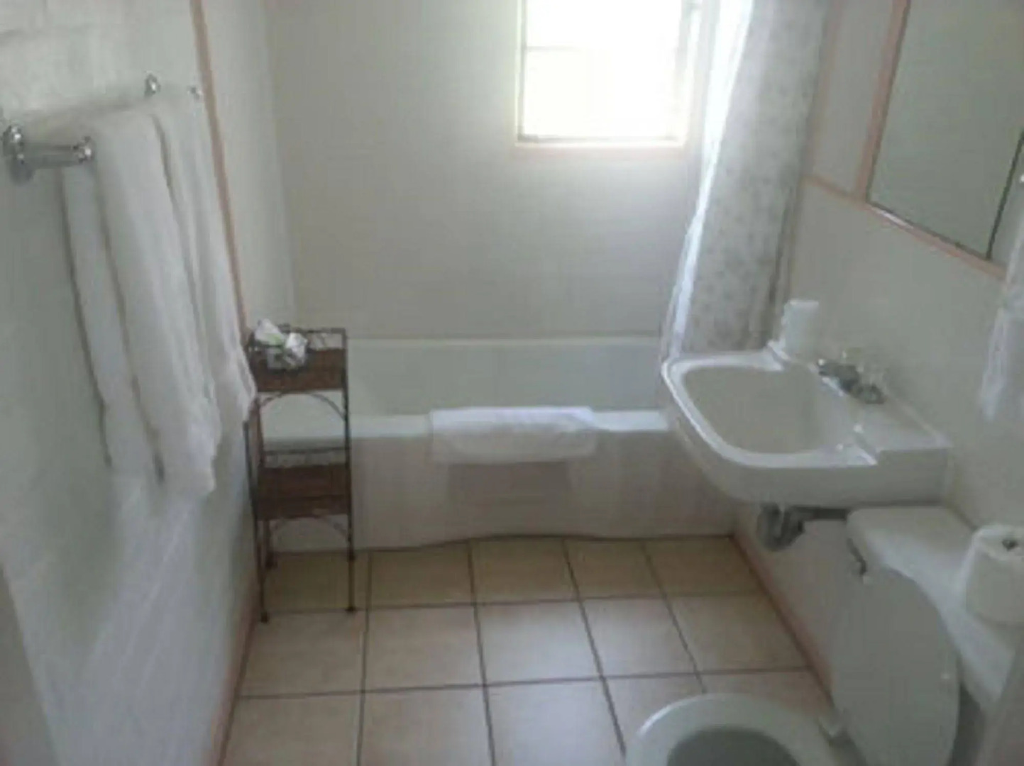 Bishop Village Motel