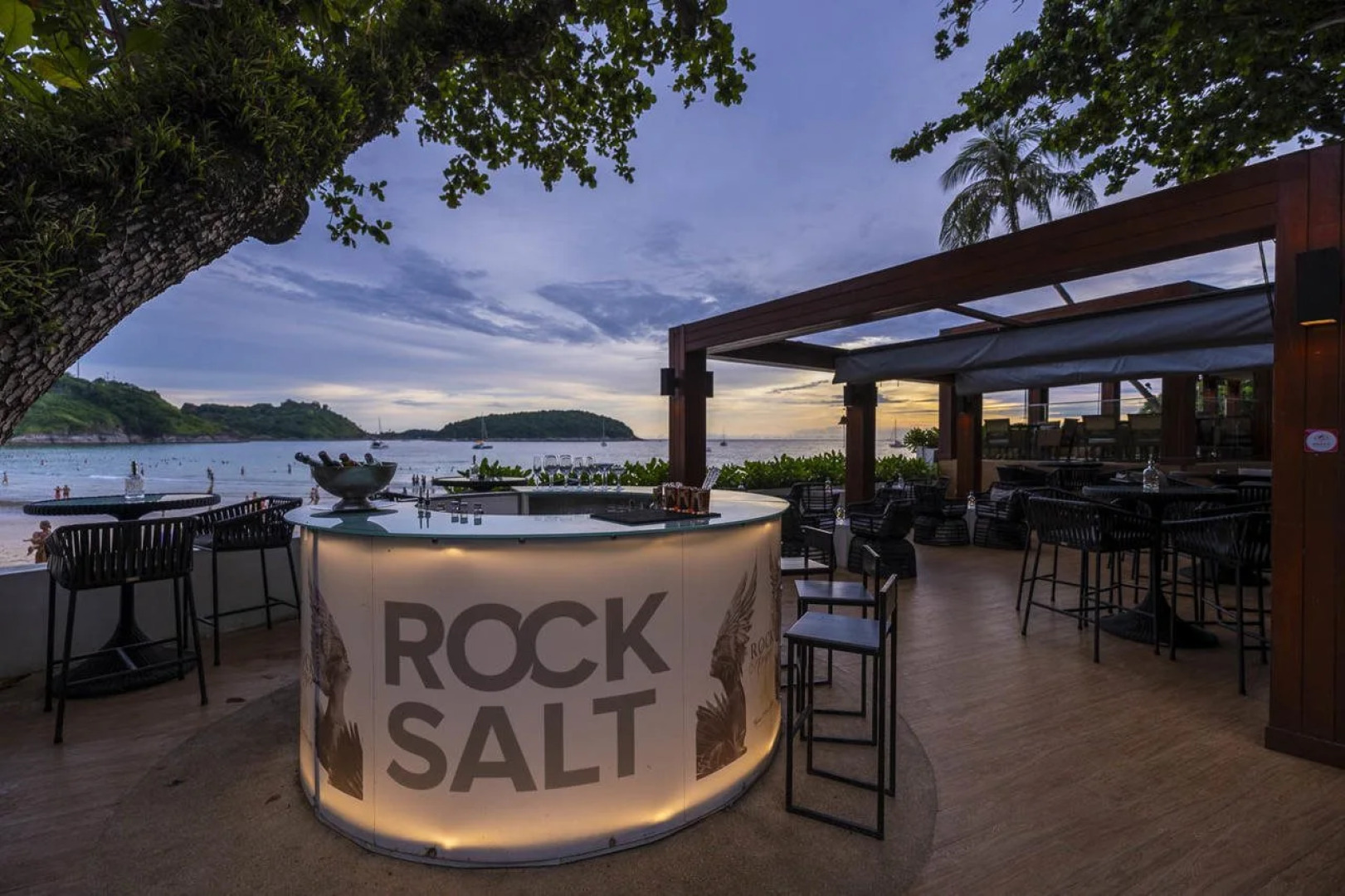 Отель The Nai Harn