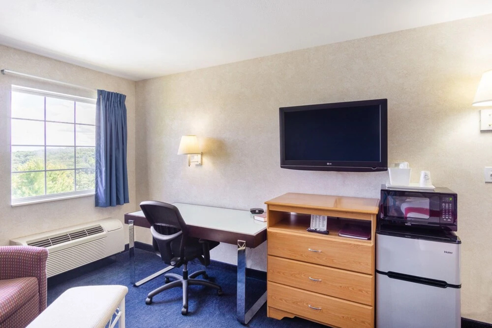 Econo Lodge Inn & Suites Lake Of The Ozarks