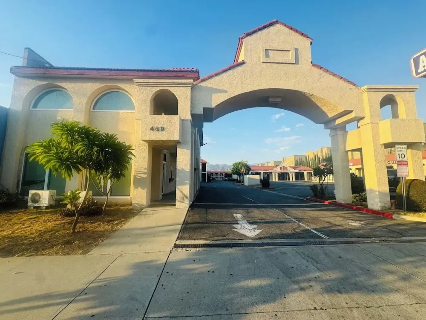 Casa Blanca Hotel & Suites Azusa