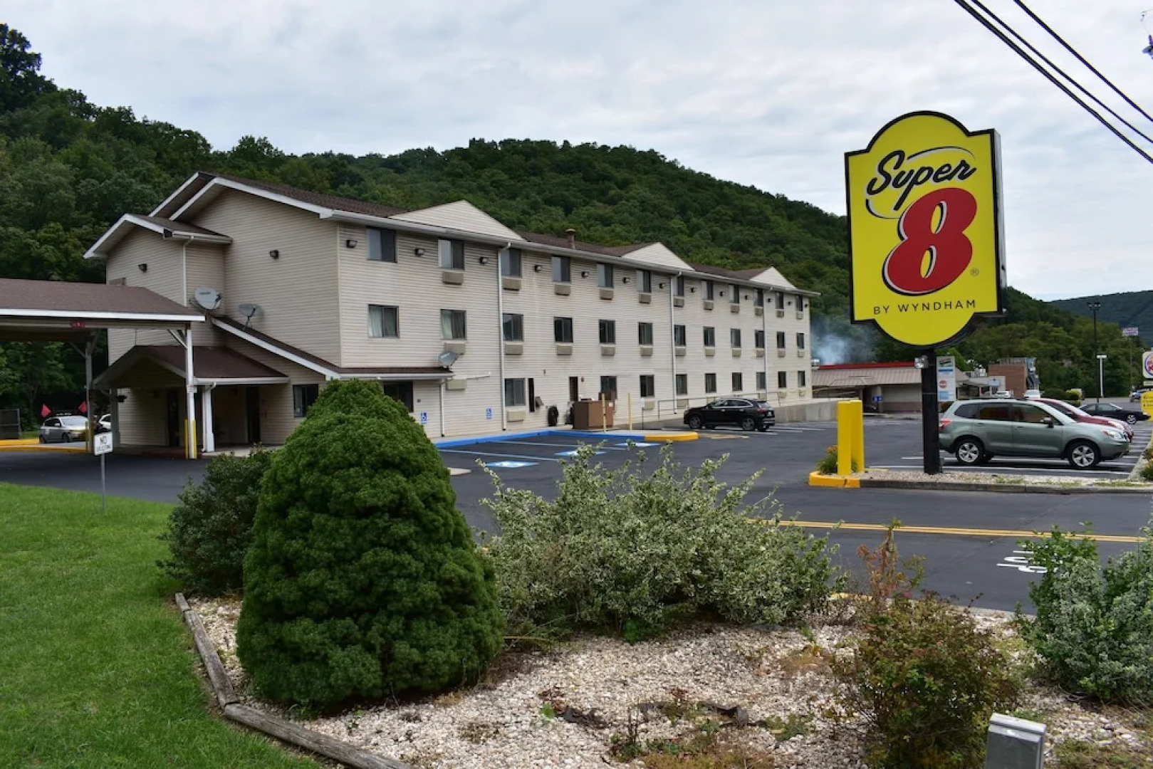 Super 8 La Vale / Cumberland