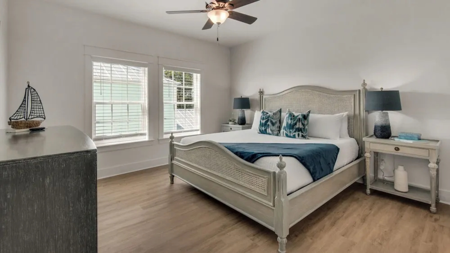 Spacious 4BR With 2 Master Suites, Golf Cart, .3 Miles to Beach - Sleeps 15