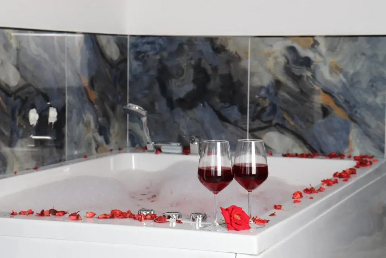 Blue Ay Boutique Hotel