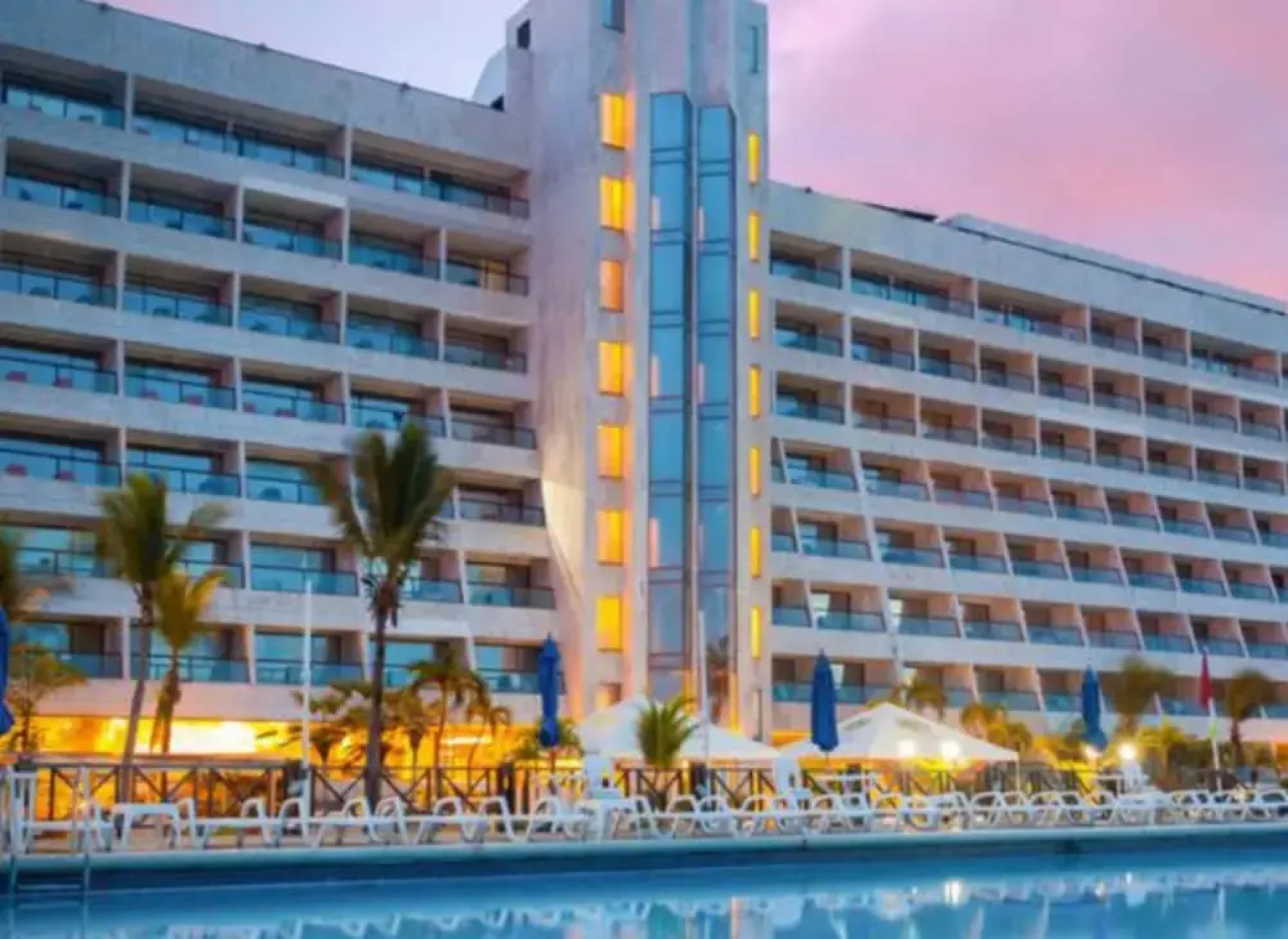 Apartamento con Vista al Mar en Sunrise