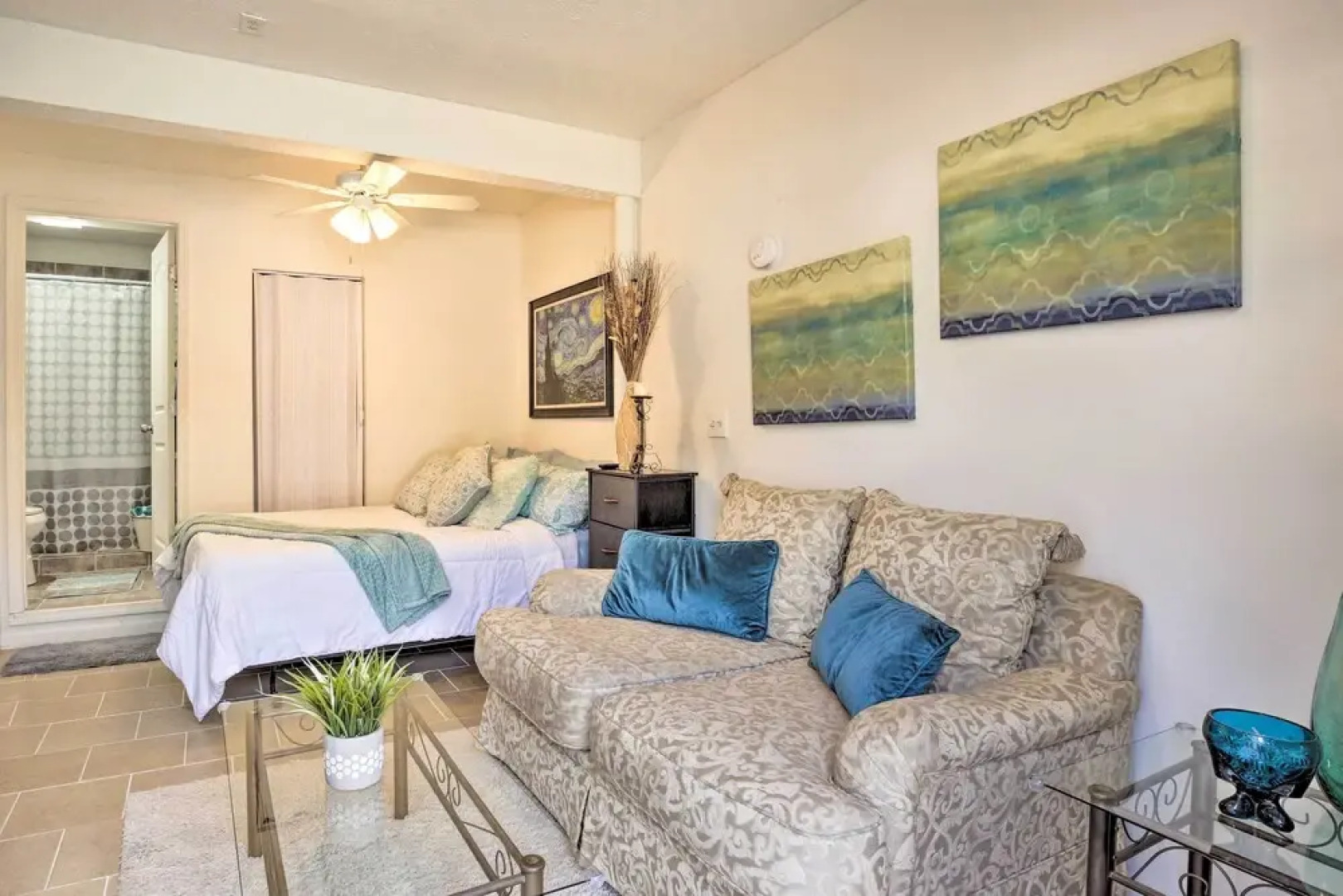 Updated Lithonia Cottage ~ 7 Mi to Stone Mtn!