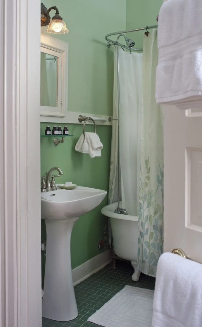Albemarle Inn