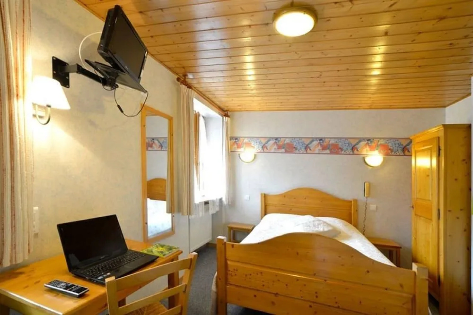 Logis Hôtel Les Bruyères