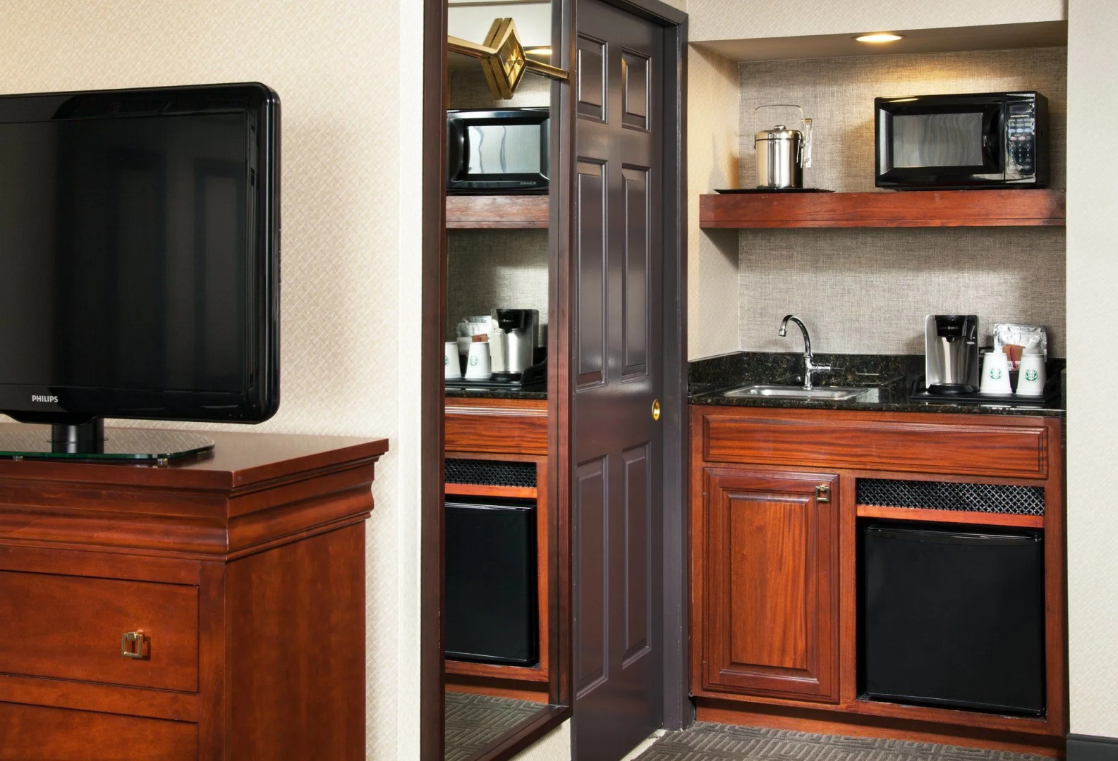 Sheraton Fairplex Suites & Conference Center