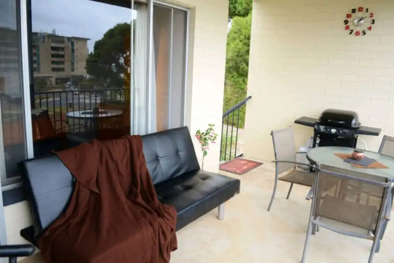 Apartment On Tennyson