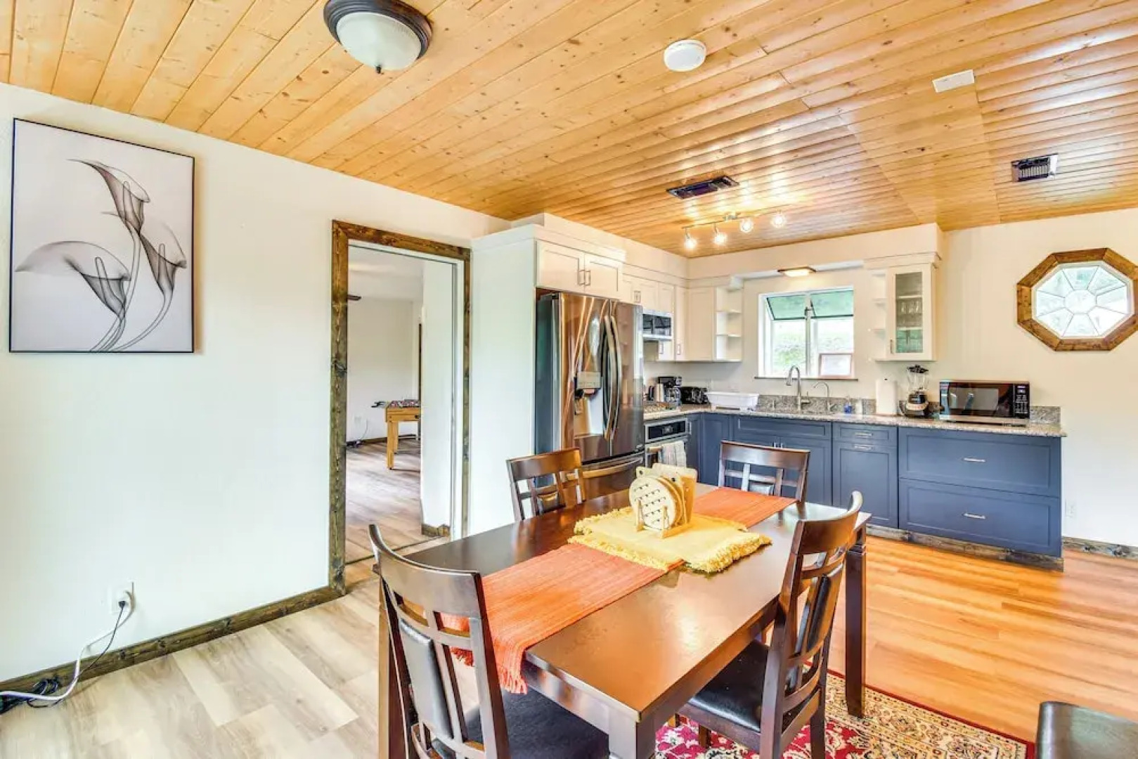 Sierra Serenity: Scenic Mtn Escape w/ Game Room