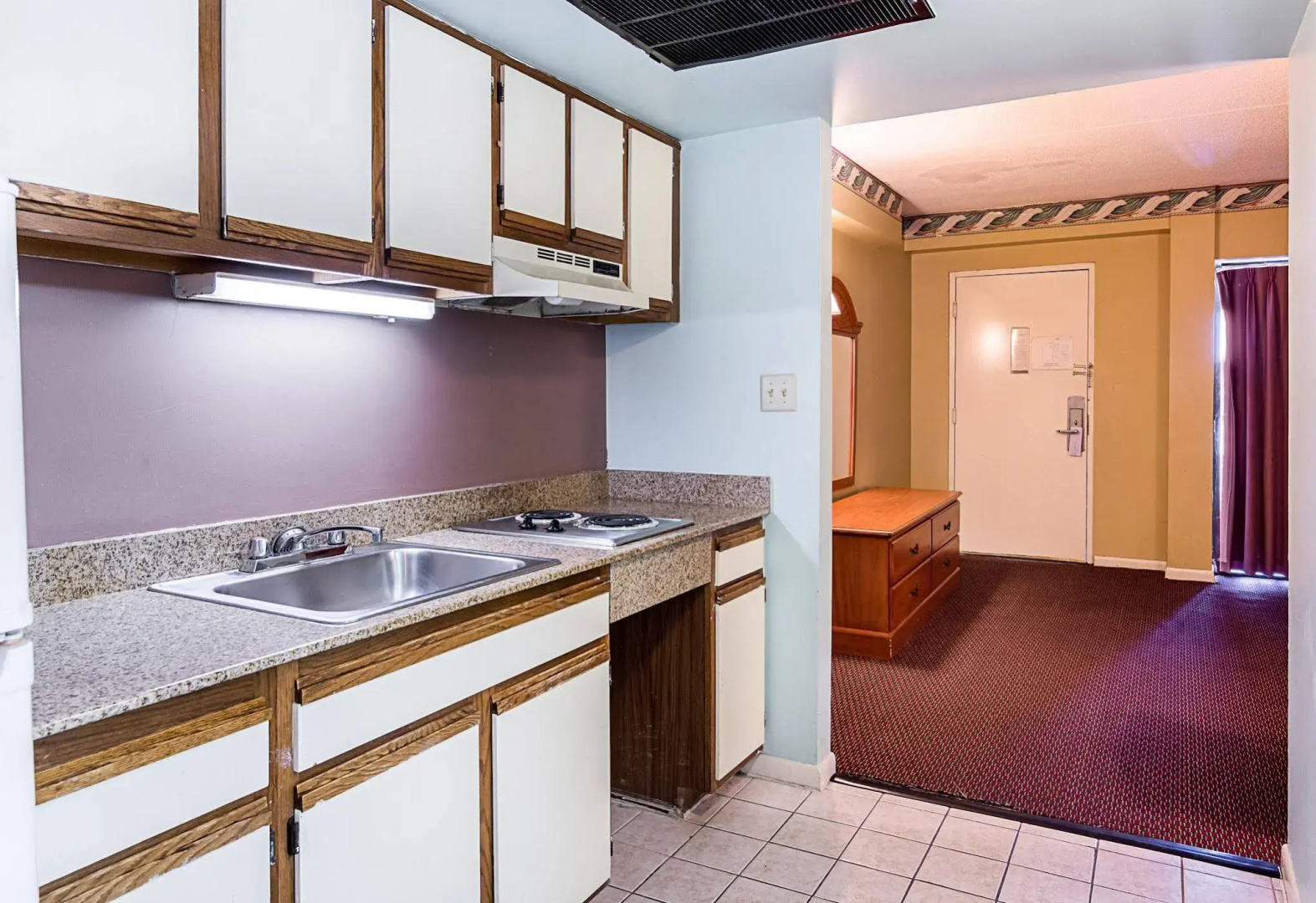 Red Roof PLUS+ & Suites Virginia Beach – Seaside