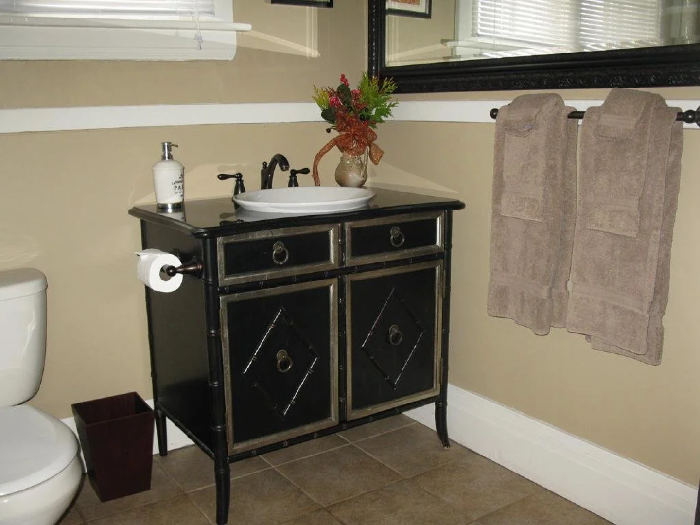 Cedar Suite Bed and Breakfast by Elevate Rooms