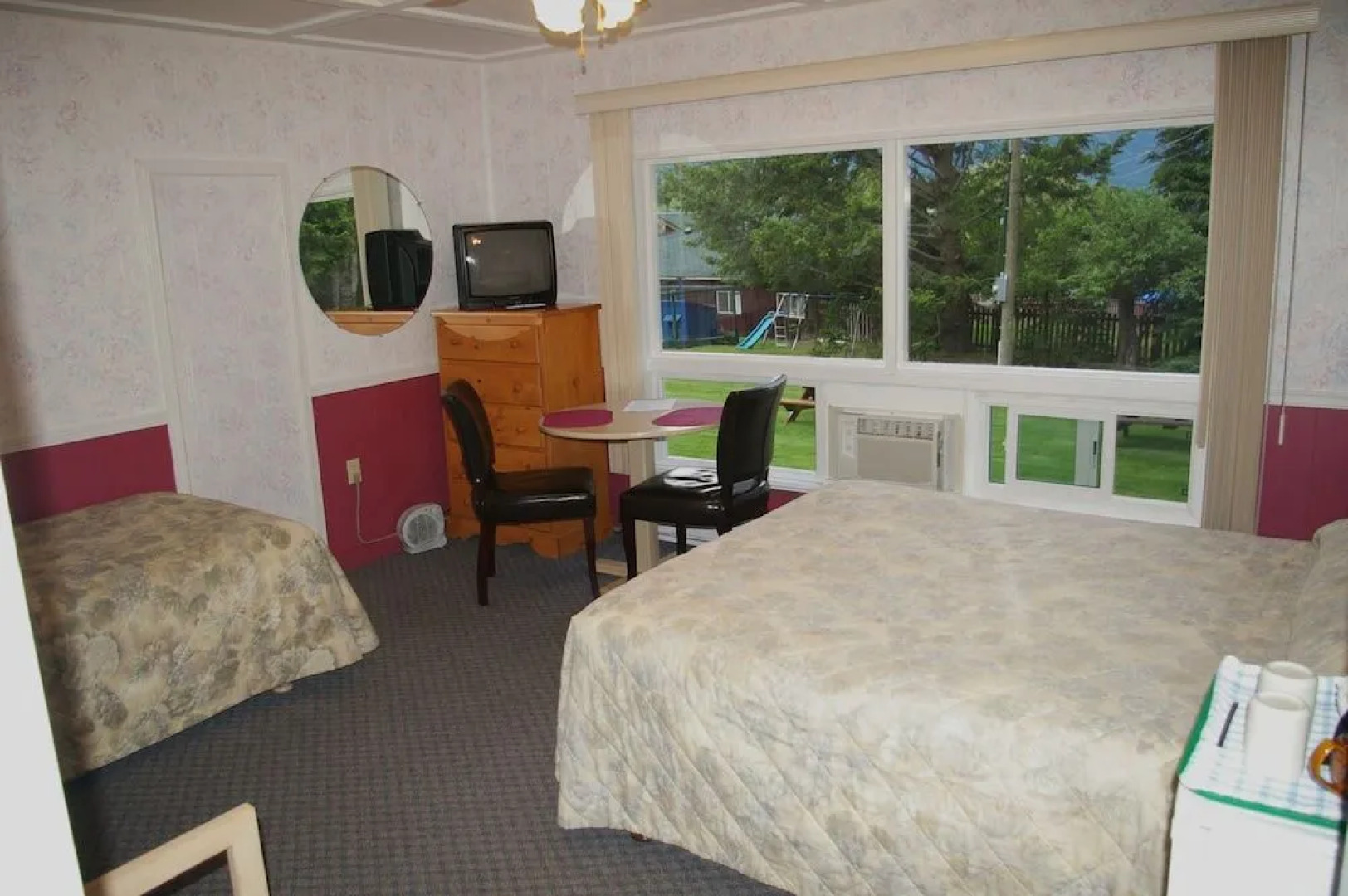 Shuswap Lake Motel & Resort