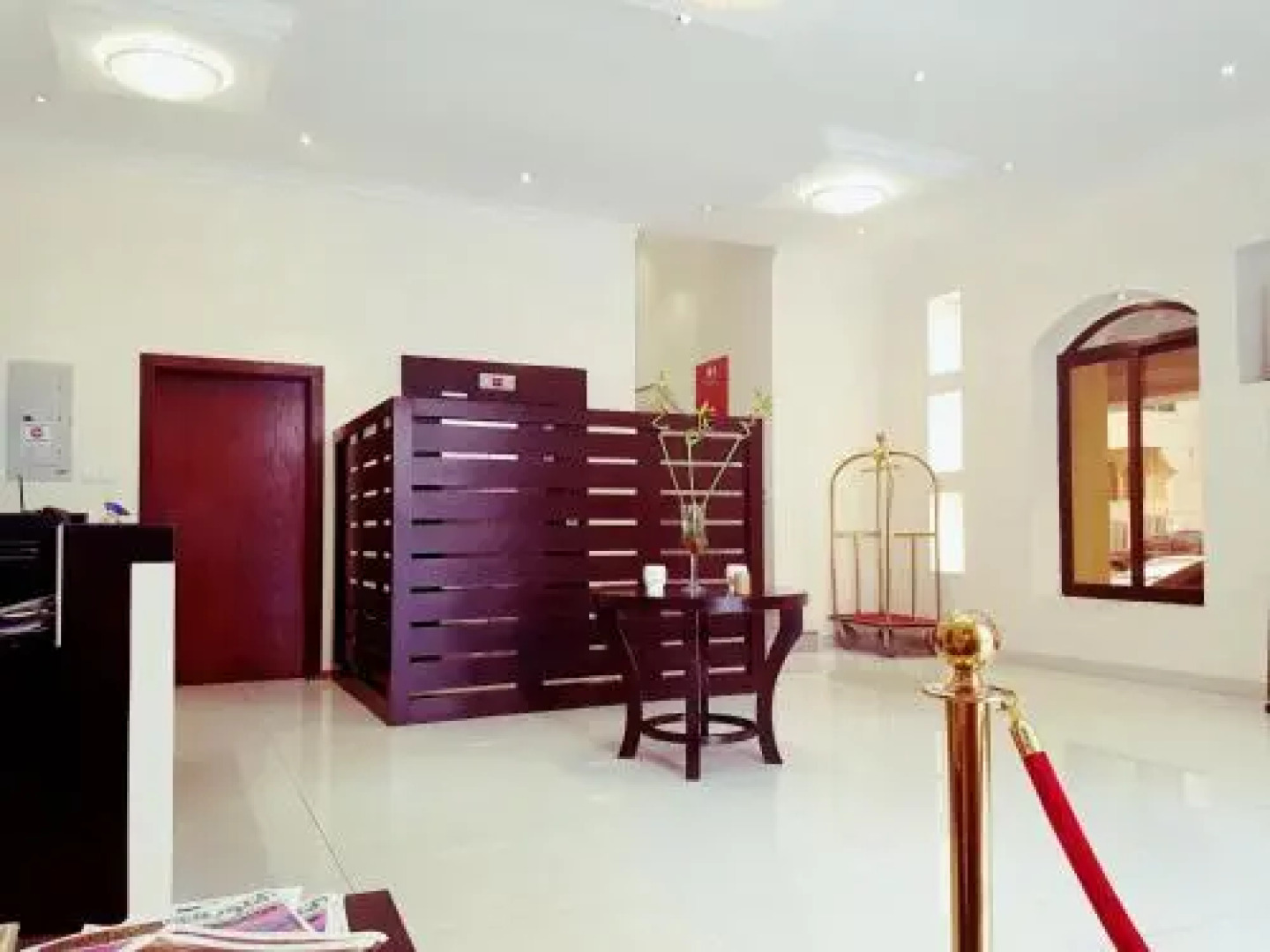 Holiday Plus Hotel Suites