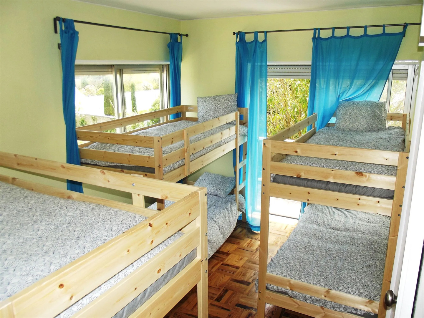 Carcavelos Surf Hostel